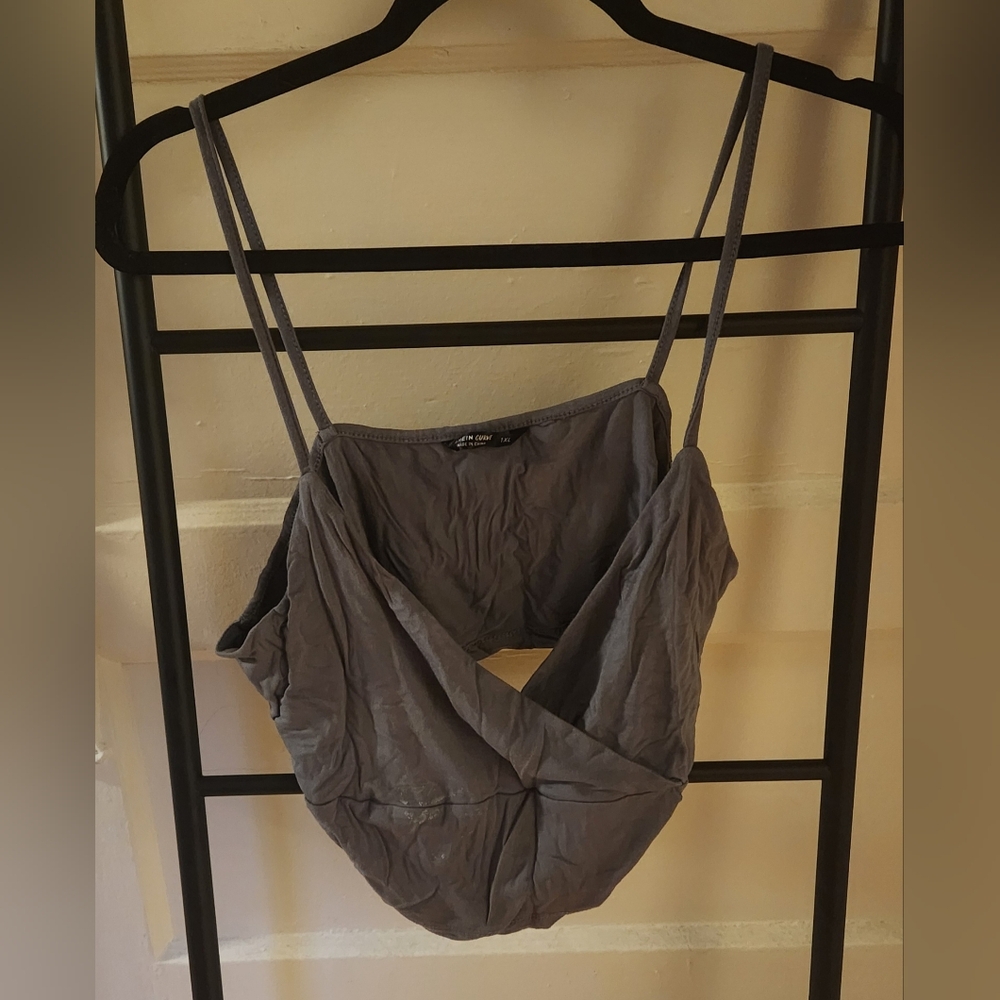 Crop tops/bra tops